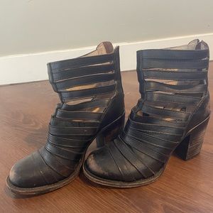 Freebird by Steven Ceaser Heeled bootie